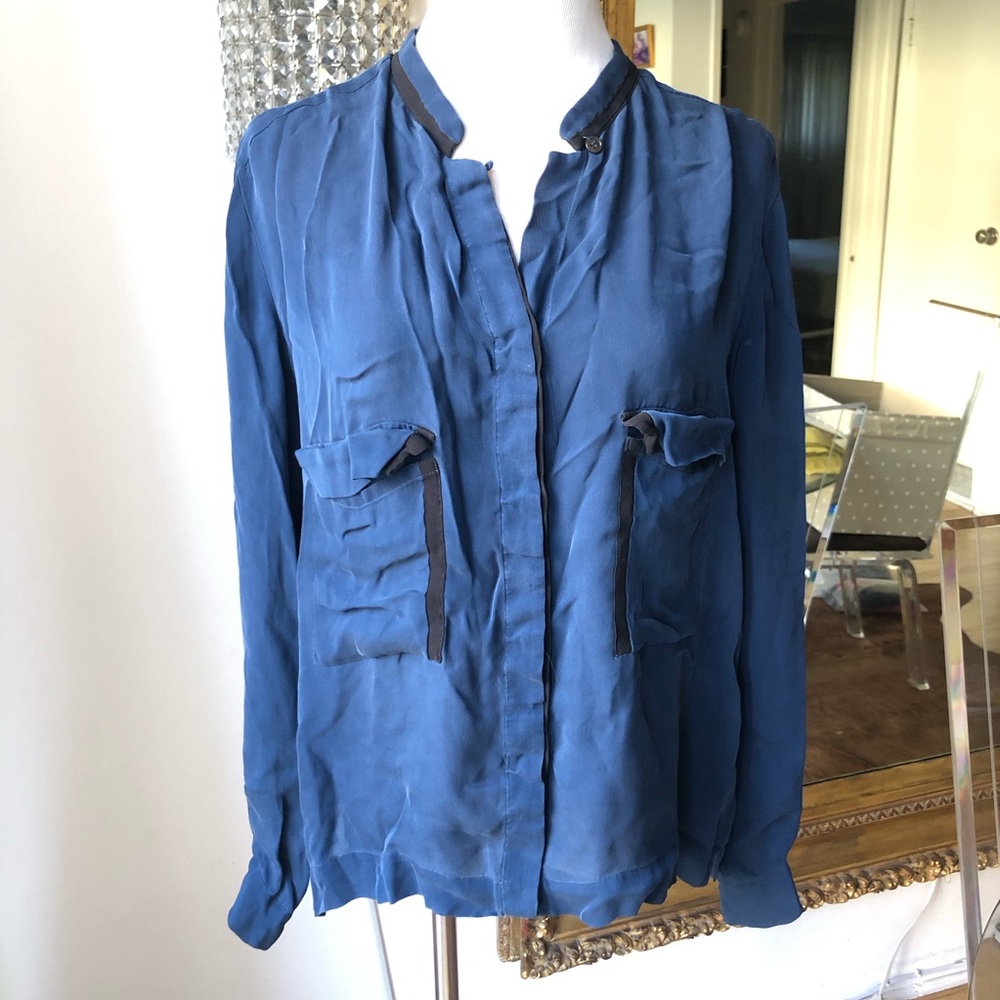 Shirt brand Blue Long Sleeve 100% silk Blouse size small